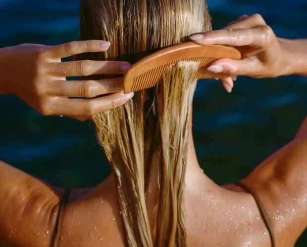 13 tratamentos capilares para recuperar o seu cabelo pós-verão na praia