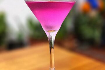 Descubra 14 receitas incríveis de drinks que levam vegetais, incluindo Martini de nabo