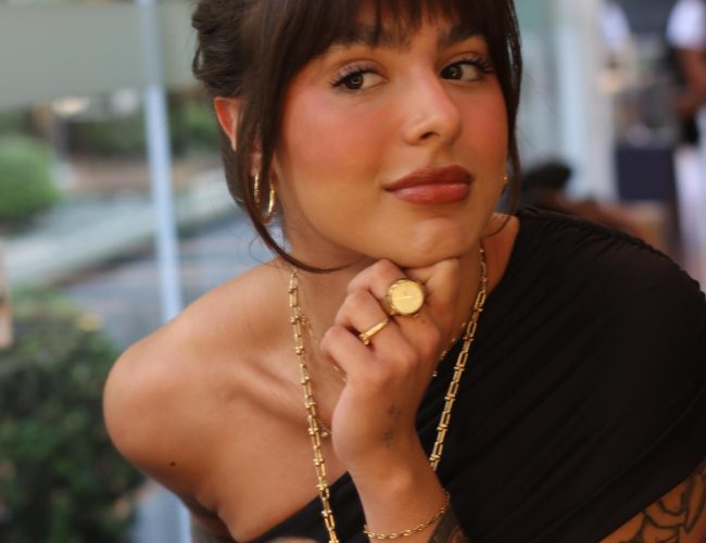 Júlia Dantas transforma paixão por moda em sucesso com Vintage Affection