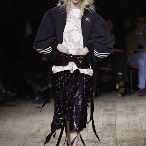 Desfile de Simone Rocha na London Fashion Week revela tendências para o inverno de 2026.