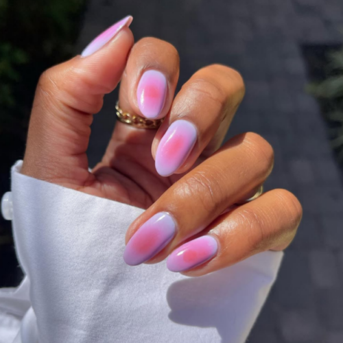 “5 unhas decoradas roxas para inovar na manicure”