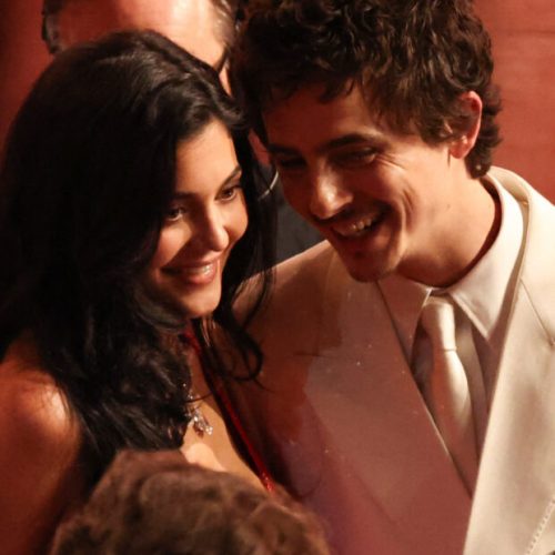 Dupla dinâmica da moda: os casais mais estilosos do tapete vermelho do Oscar 2026