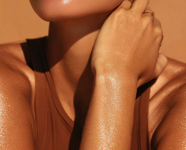 “Guia completo sobre os diversos tipos de bronzeadores corporais e como aplicá-los de forma segura”