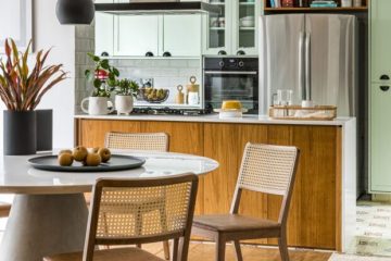 5 ideias que mostram como cozinhas americanas podem ser funcionais mesmo em espaços pequenos