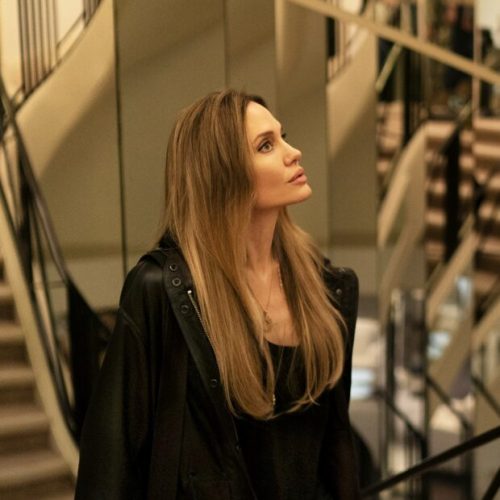 Vidas entrelaçadas, com Angelina Jolie, é uma parceria inovadora com a Chanel