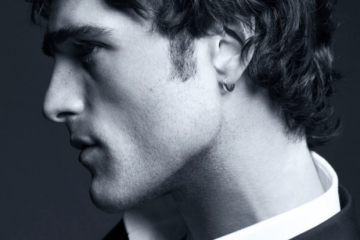 Jacob Elordi assume o papel de embaixador da fragrância Bleu de Chanel