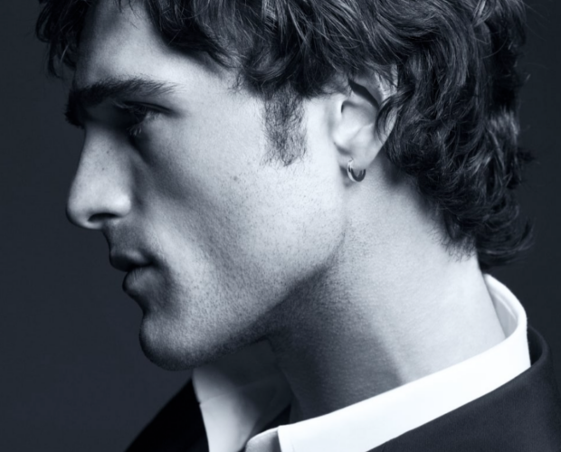 Jacob Elordi assume o papel de embaixador da fragrância Bleu de Chanel