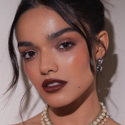 Transforme seu look: 7 ideias de maquiagem gótica para sair do básico