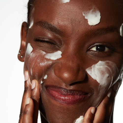 Os 18 hidratantes faciais mais recomendados por especialistas em dermatologia