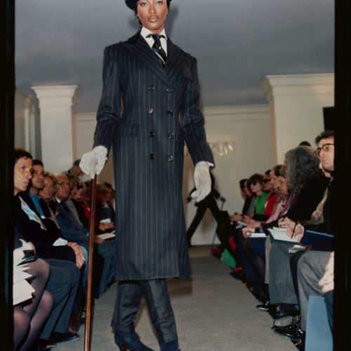Compilação celebra mais de cinquenta anos de desfiles icônicos de Ralph Lauren