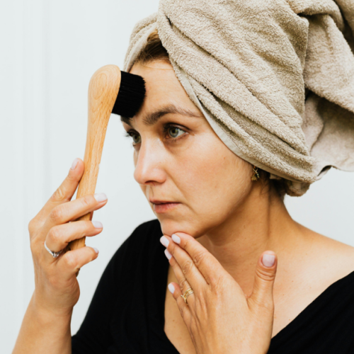 Escovas de drenagem facial: modismo ou eficácia comprovada? Opiniões de especialistas