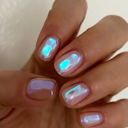 Esmaltes holográficos ressurgem como a nova sensação!