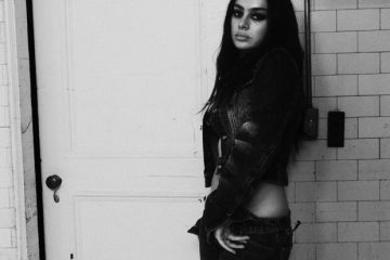 Charli XCX se transforma com “Music, fashion, film” após o lançamento de “Brat