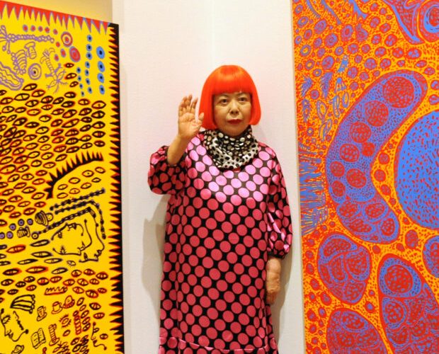 Yayoi Kusama, a artista das bolinhas que cativou o planeta, falece aos 97 anos