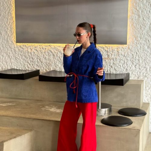 Tons vibrantes retornam à moda: descubra os looks que comprovam!