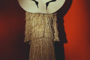 Davi Ramos apresenta a exposição “Moda entre olhares” no Instituto ViaFoto, unindo estilo e arte.