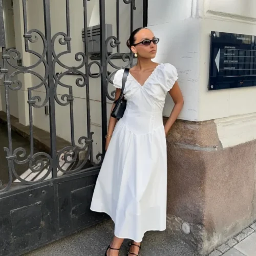 Vestidos brancos: a escolha perfeita para enfrentar o calor com estilo!